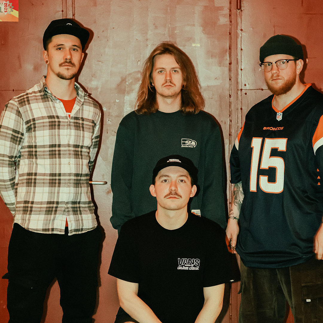 Die vier Mitglieder der Band Goose Park blicken emotionslos in die Kamera